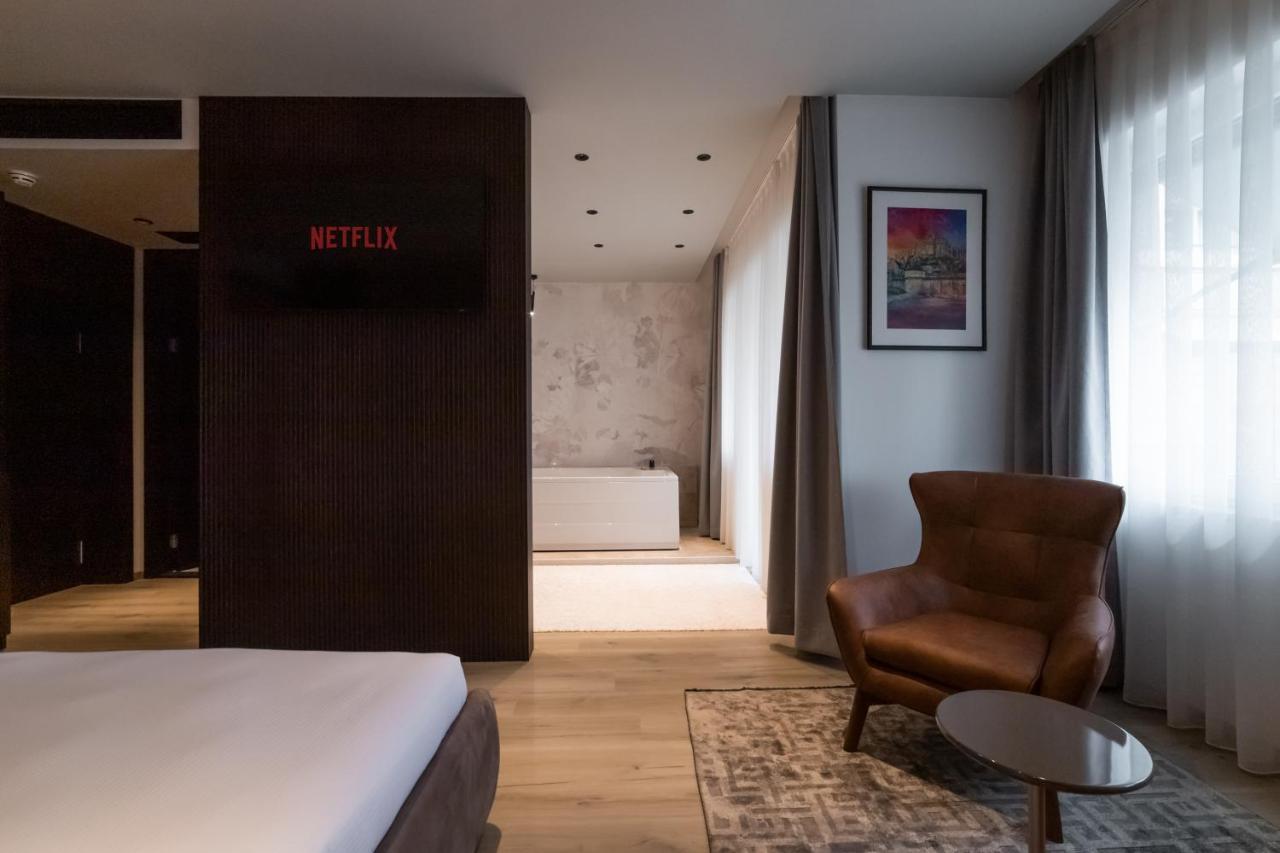 Emery Hotel Prisztina Zewnętrze zdjęcie