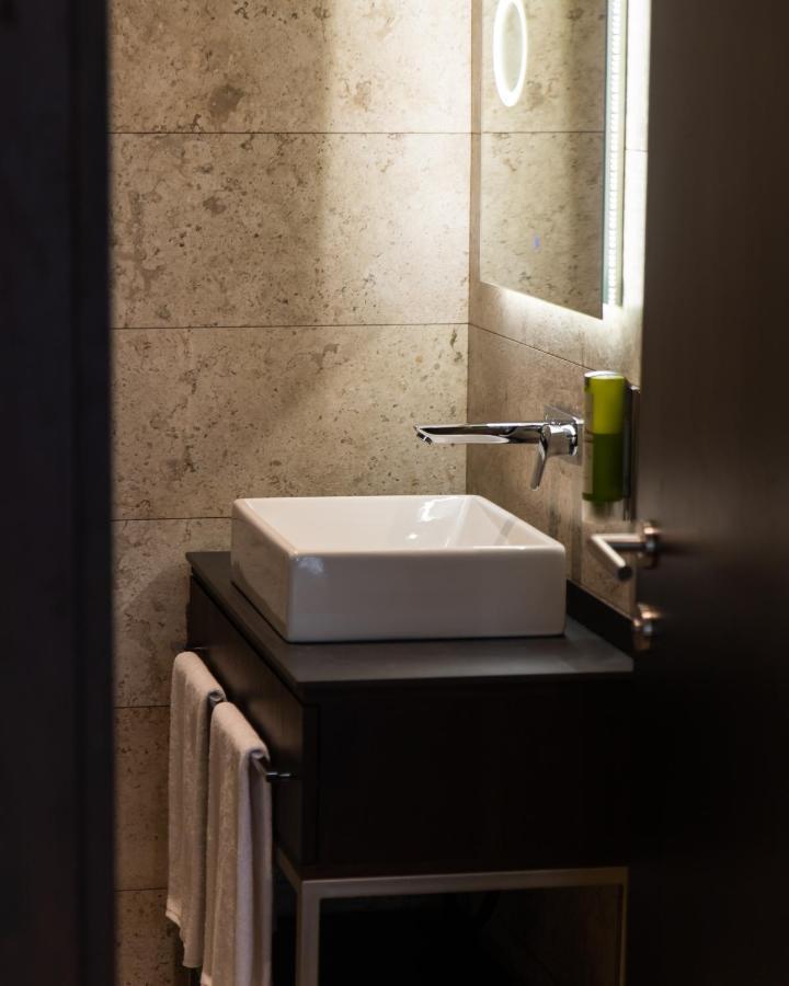 Emery Hotel Prisztina Zewnętrze zdjęcie