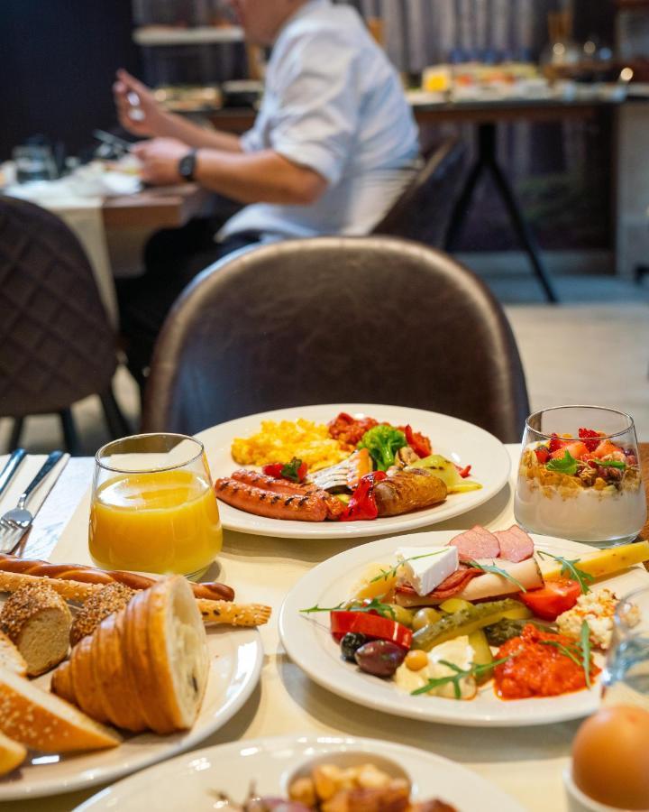 Emery Hotel Prisztina Zewnętrze zdjęcie
