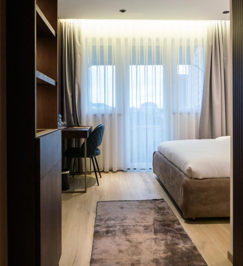 Emery Hotel Prisztina Zewnętrze zdjęcie
