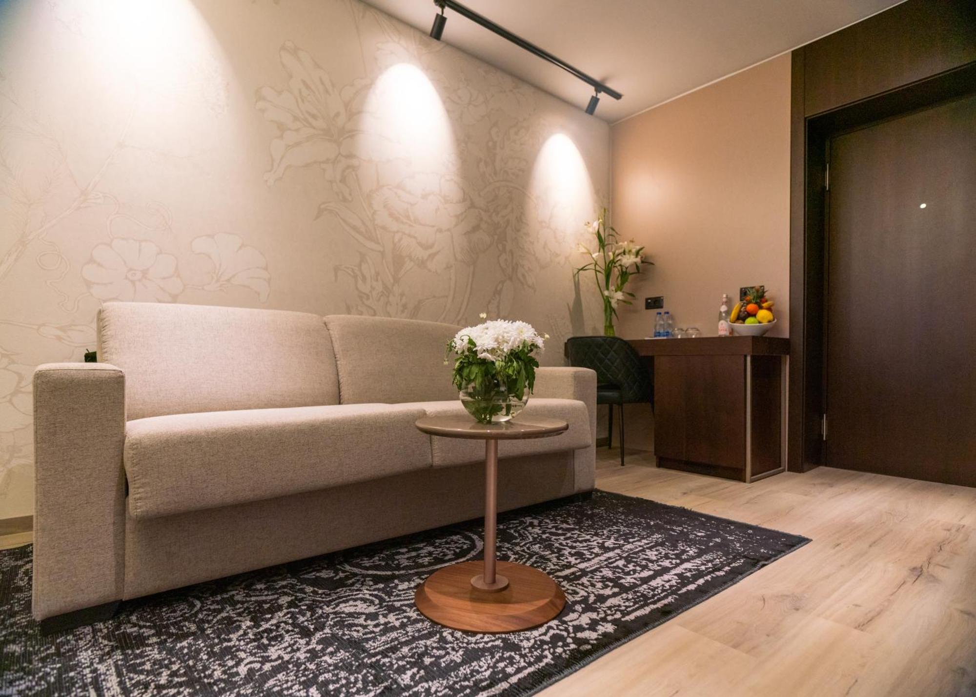 Emery Hotel Prisztina Zewnętrze zdjęcie