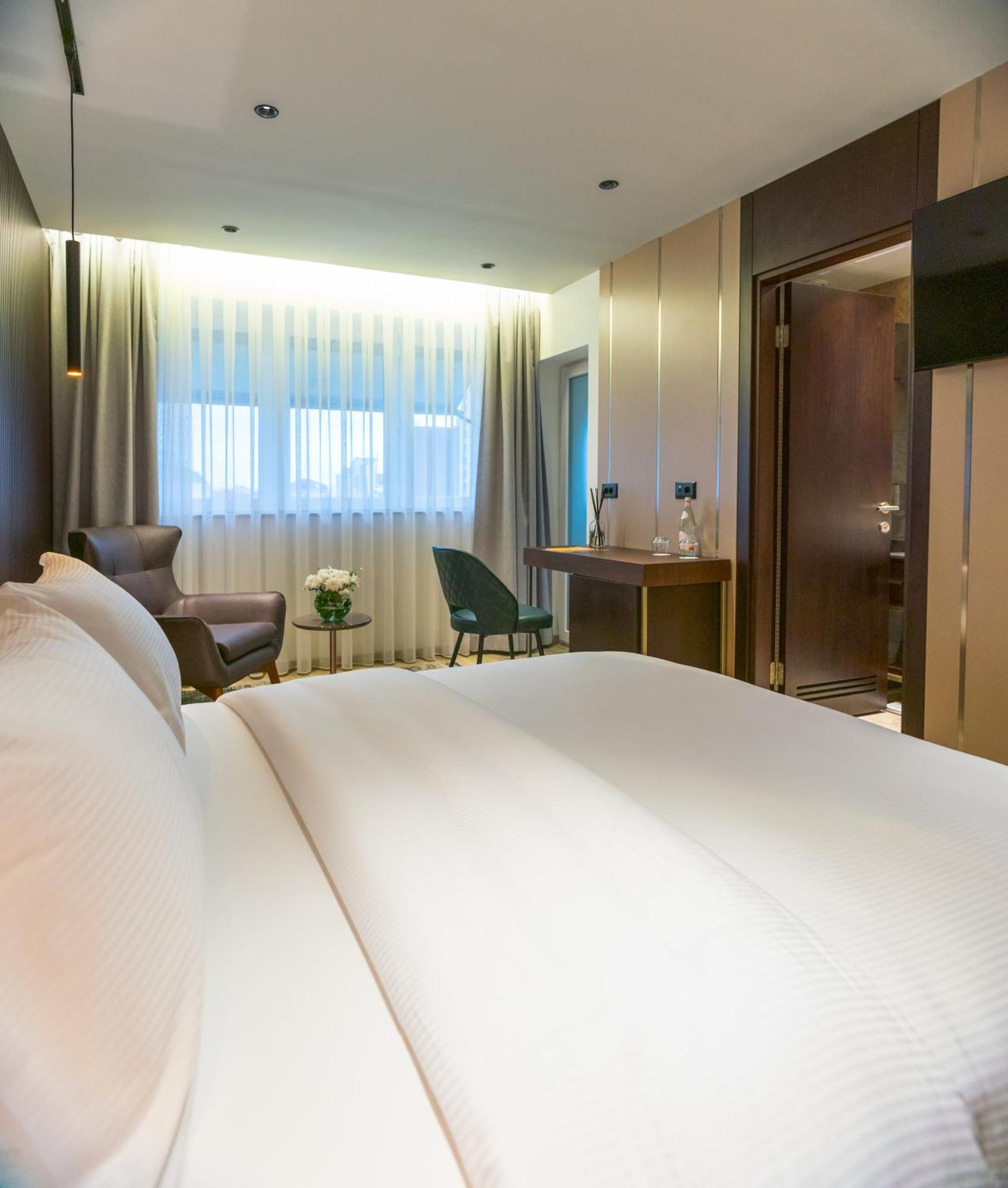 Emery Hotel Prisztina Zewnętrze zdjęcie